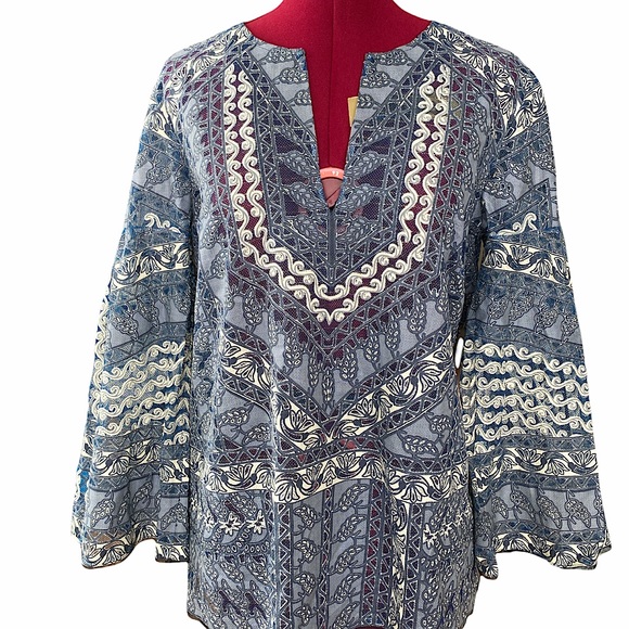 BCBGMAXAZRIA RUNWAY Collection Blouse size Small - Picture 1 of 3